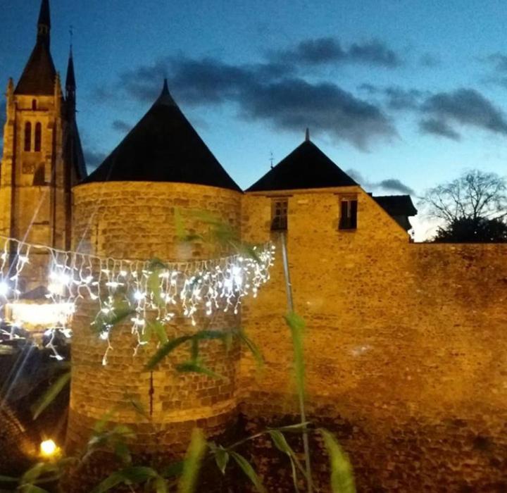 Chambre D'Hote Du Chateau Dourdan Exteriér fotografie