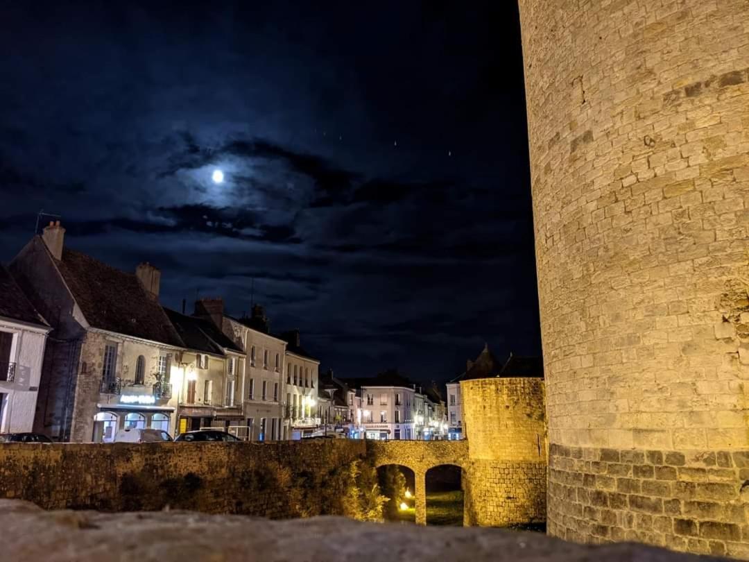Chambre D'Hote Du Chateau Dourdan Exteriér fotografie