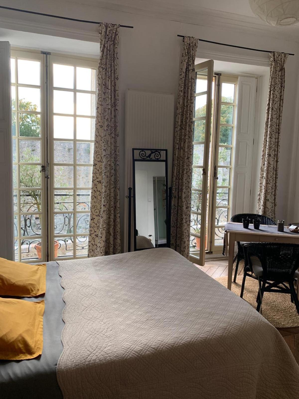 Chambre D'Hote Du Chateau Dourdan Exteriér fotografie